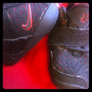 Kids shoes, used- 4c